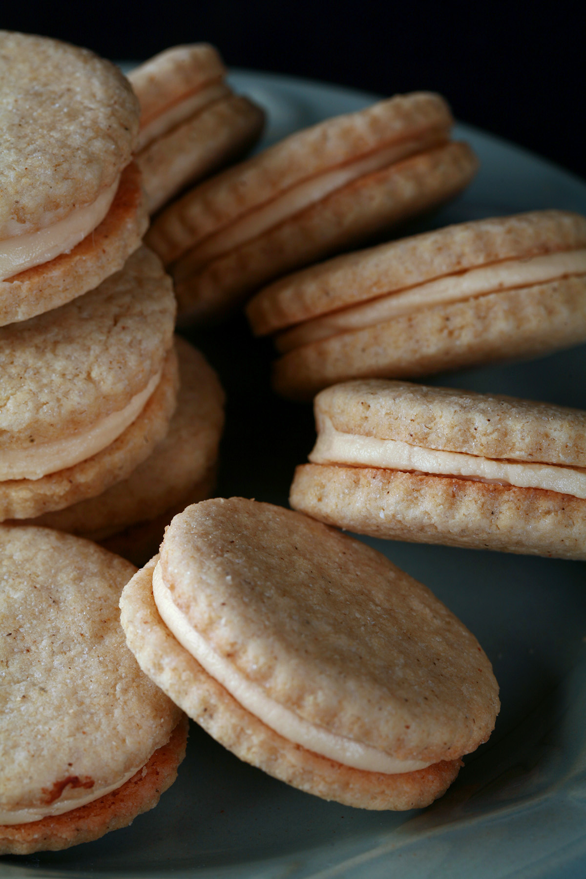 A plate of gluten free vanilla sandwich cookies.